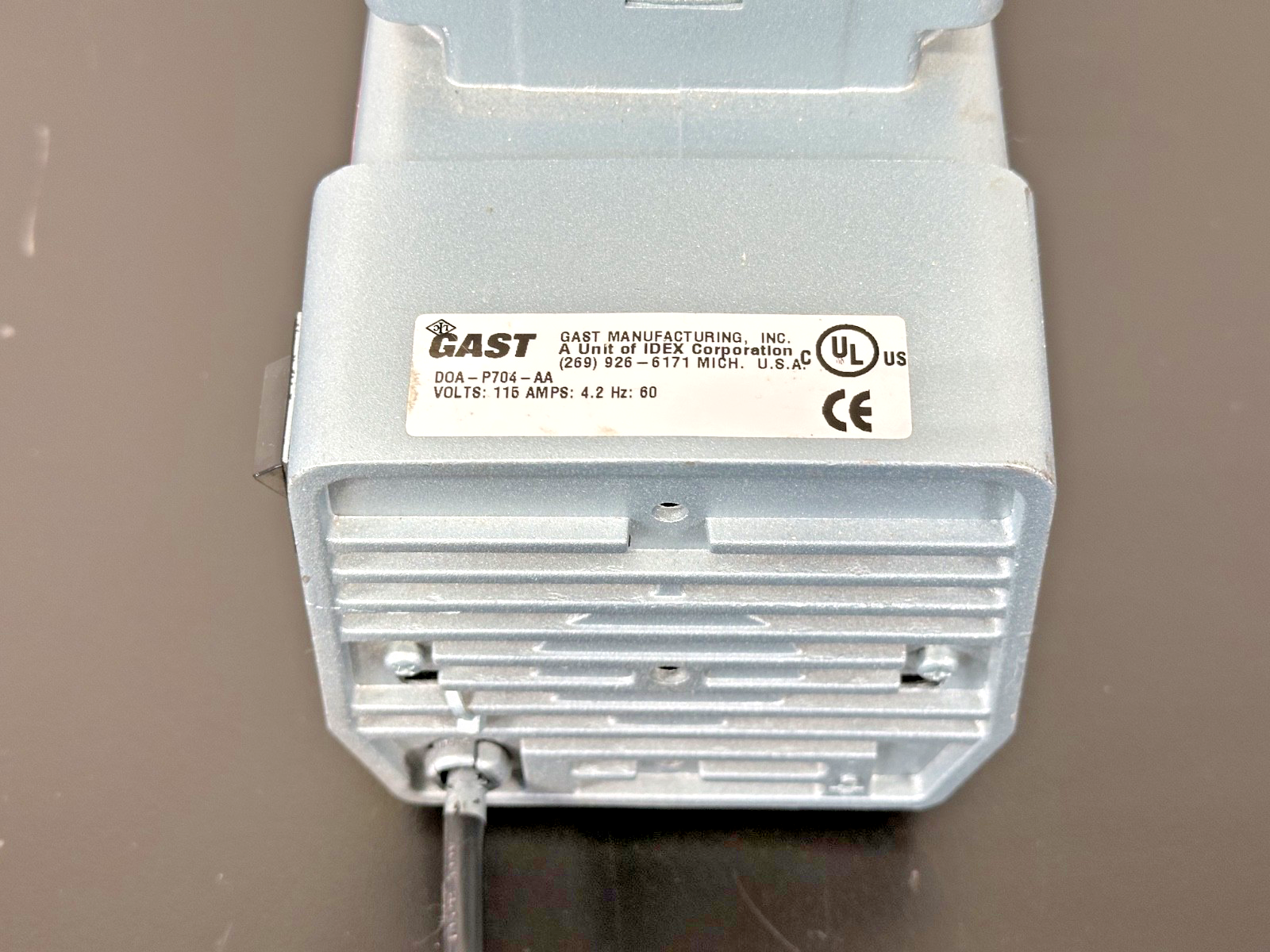 GAST DOA P704 AA Oil Less Compressor Vacuum Pump 115V with Dual Gauges Working5