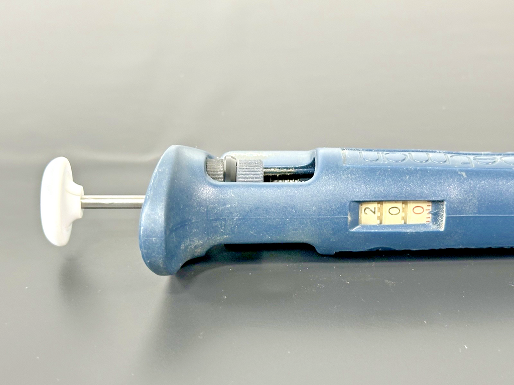 Gilson P20 Adjustable Micropipette 2 20µL Single Channel Pipettor3