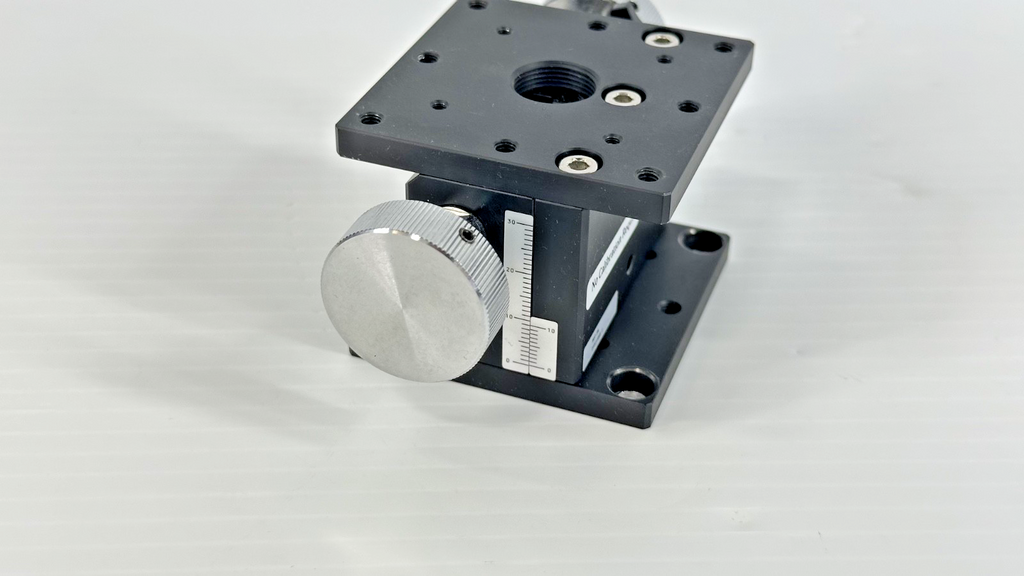 Suruga Seiki B07 3N Manual Horizontal Z Axis Dovetail Stage 60x60mm1