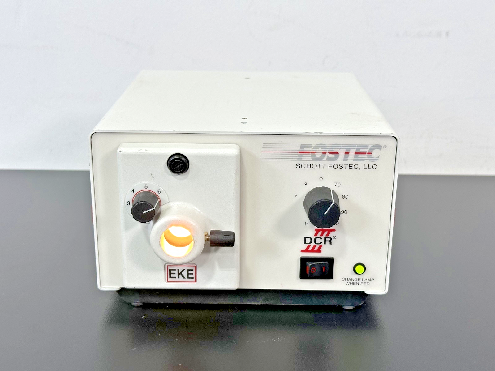 Schott Fostec A20800 DCR III EKE Fiber Optic Light Source 150W Powers On0