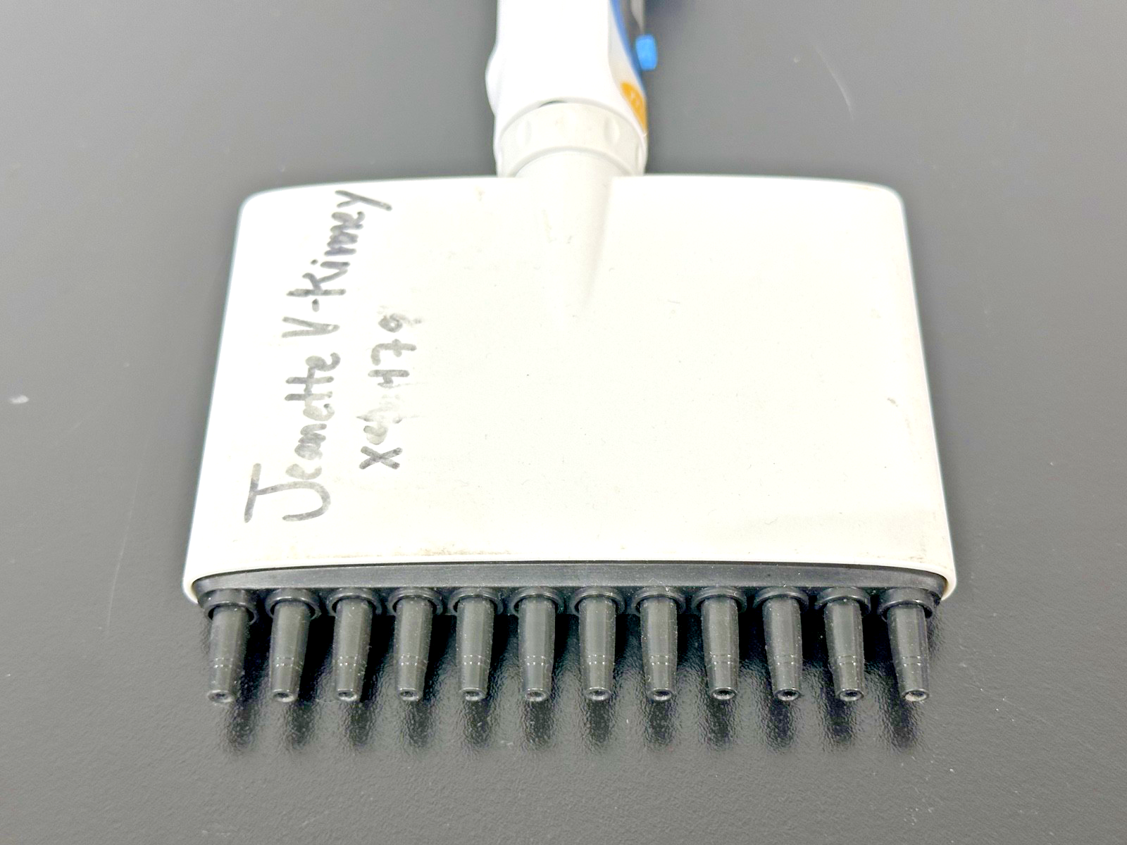 Biohit m100 12 Channel 5 100uL Adjustable Multichannel Pipette2