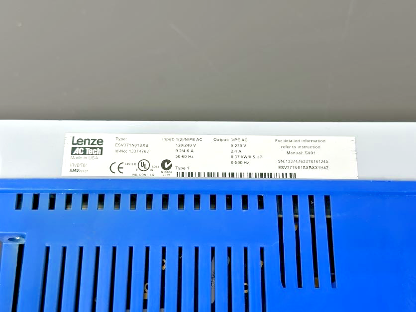 Lenze AC Tech ESV371N01SXB SMVector 0.5HP Variable Frequency Drive VFD Used3