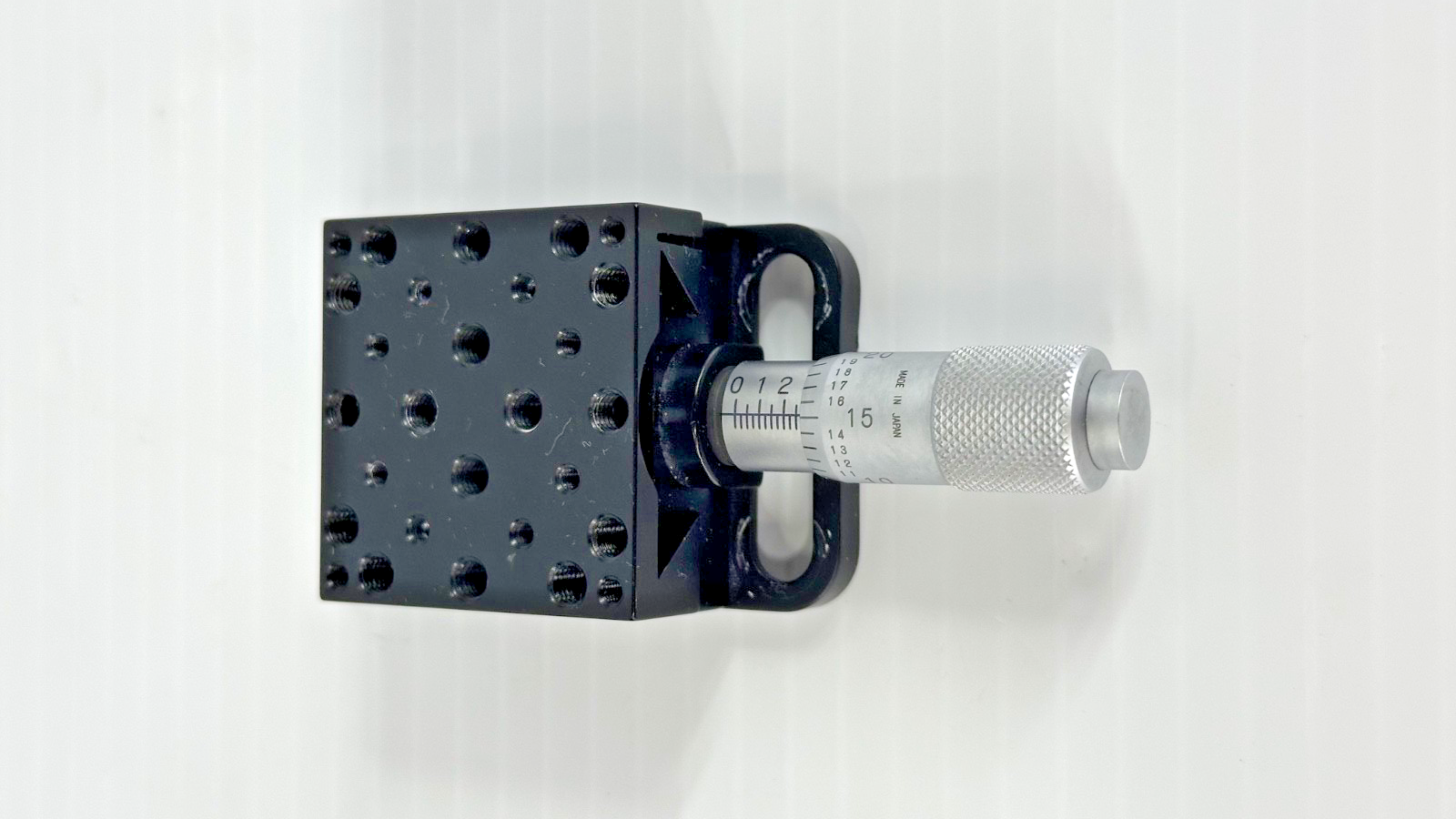 Thorlabs GNL10/M Large Manual Goniometer Stage ±10° Metric Micrometer2