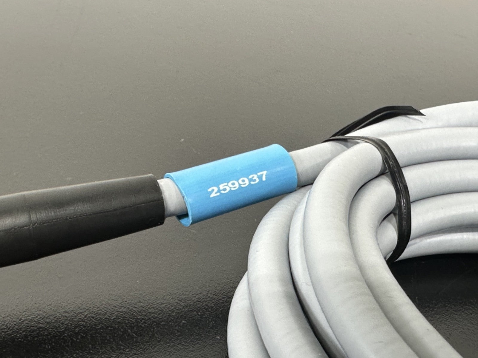 Industrial Sensor Probe Cable Assembly P/N 259937 Gray Cable 2599372
