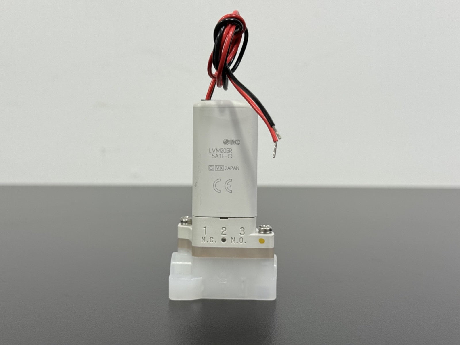 SMC LVM205R 5A1F Q Pneumatic Solenoid Valve N.C./N.O. 24VDC0