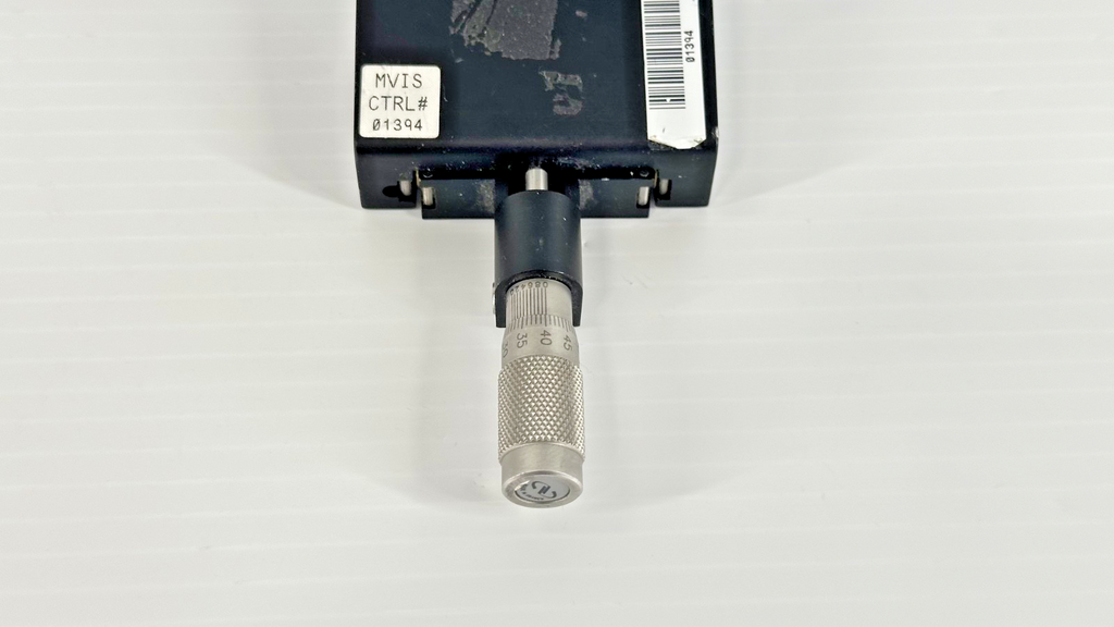 Newport Manual Vertical Translation Stage With Micrometer and Bracket4