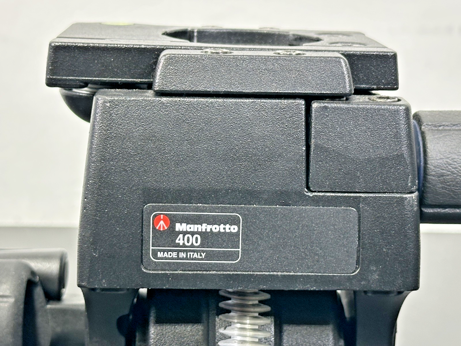 Manfrotto 400 Studio Geared Tripod Head Made in Italy5