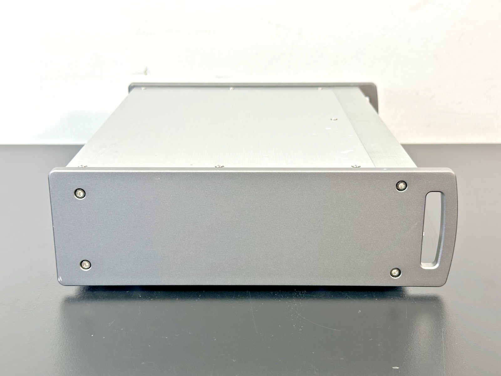 TEAC UD 501 Hi Res USB DAC DSD Headphone Amplifier Silver Working4