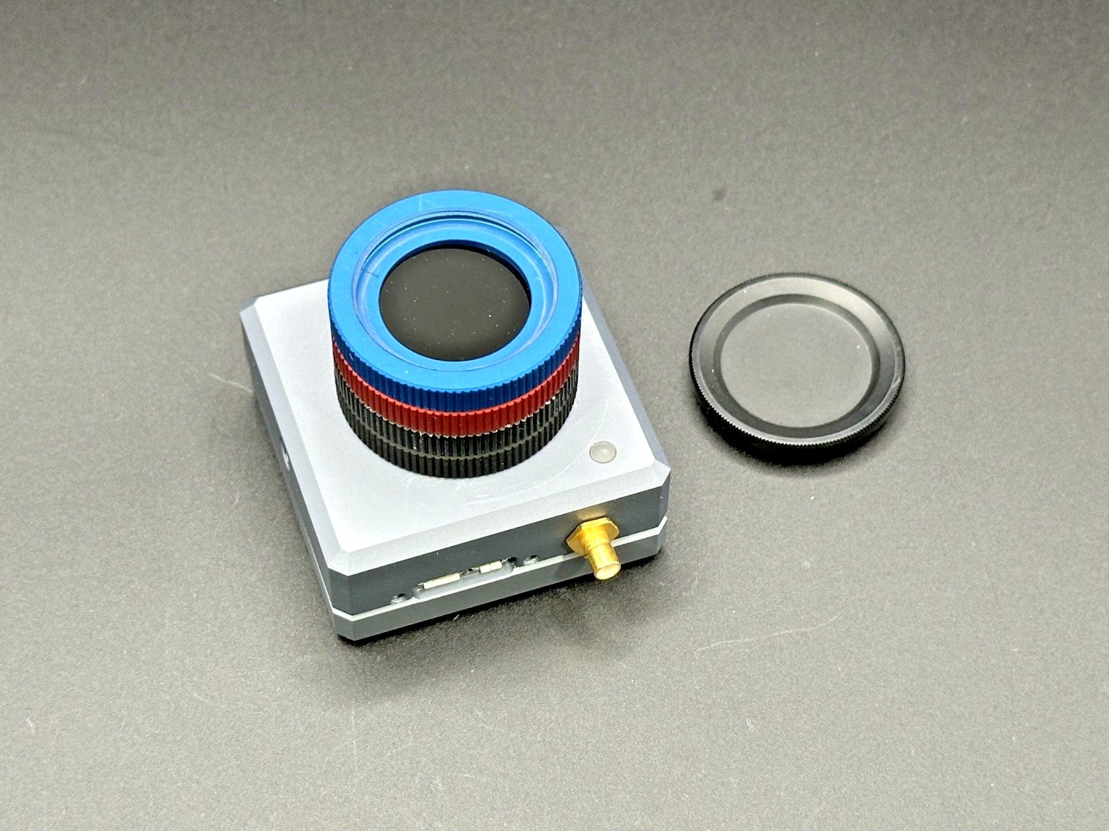 DataRay WinCamD-LCM CMOS Beam Profiler Camera w/ MagND Filters1