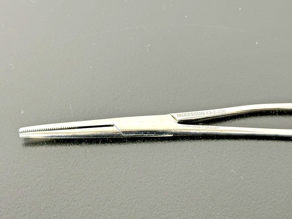 McKesson 43 2 436 Kelly Straight Locking Forceps 5.5" Stainless Steel2