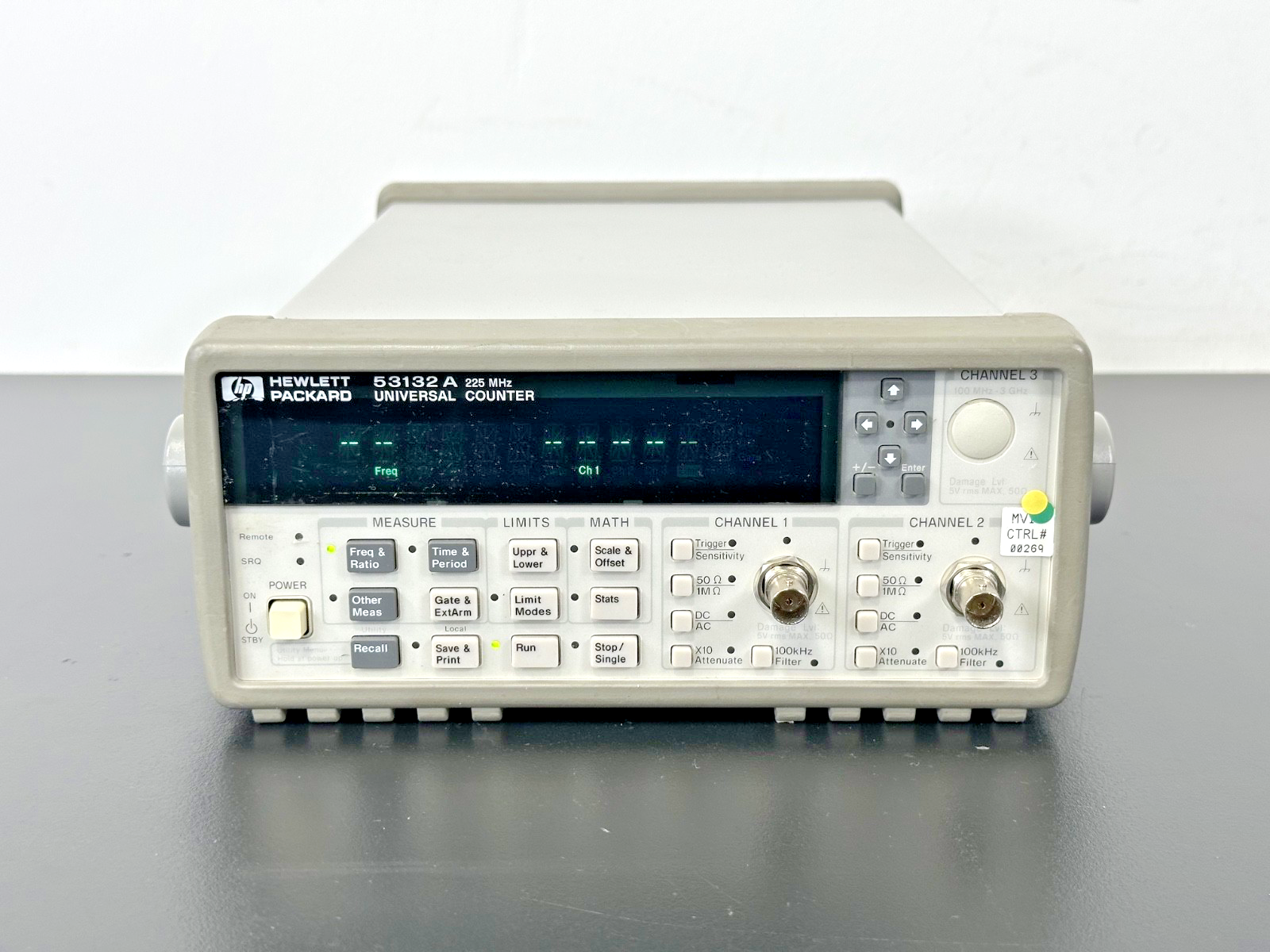 HP 53132A 225MHz Universal Frequency Counter Option 030 3GHz Input Working0
