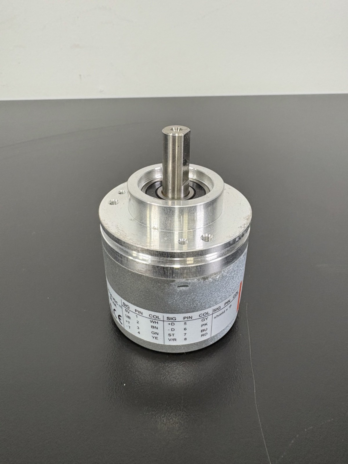 Kübler 8.5865.1226.6321 Incremental Rotary Encoder 10–30VDC Solid Shaft1