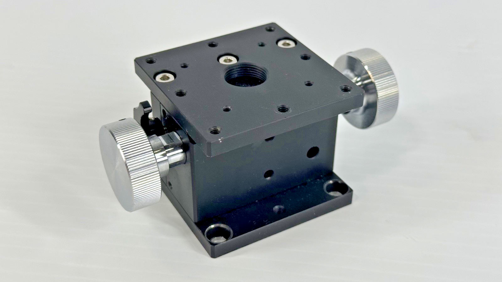 Suruga Seiki B07 3N Manual Horizontal Z Axis Dovetail Stage 60x60mm2