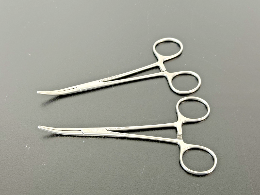 Lot of 2 Argent 43 1 442 Curved Stainless Steel Locking Forceps0