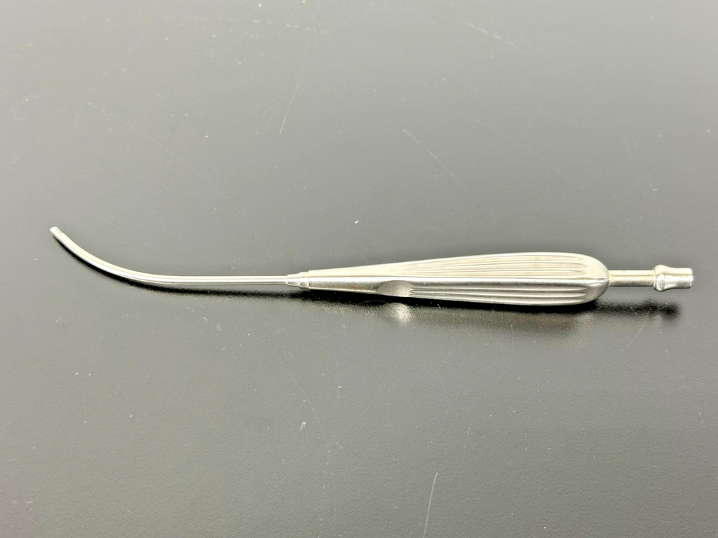 Aesculap MD611 18GA Stainless Steel Curved Cannula Instrument0