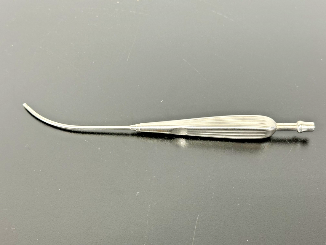 Aesculap MD611 18GA Stainless Steel Curved Cannula Instrument0