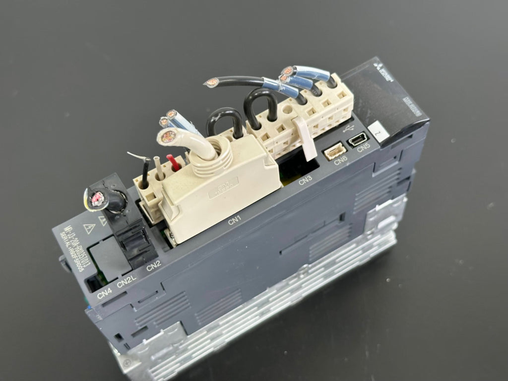 Mitsubishi MR J3 20A RX035T013 AC Servo Drive 200W Amplifier 200 230V3