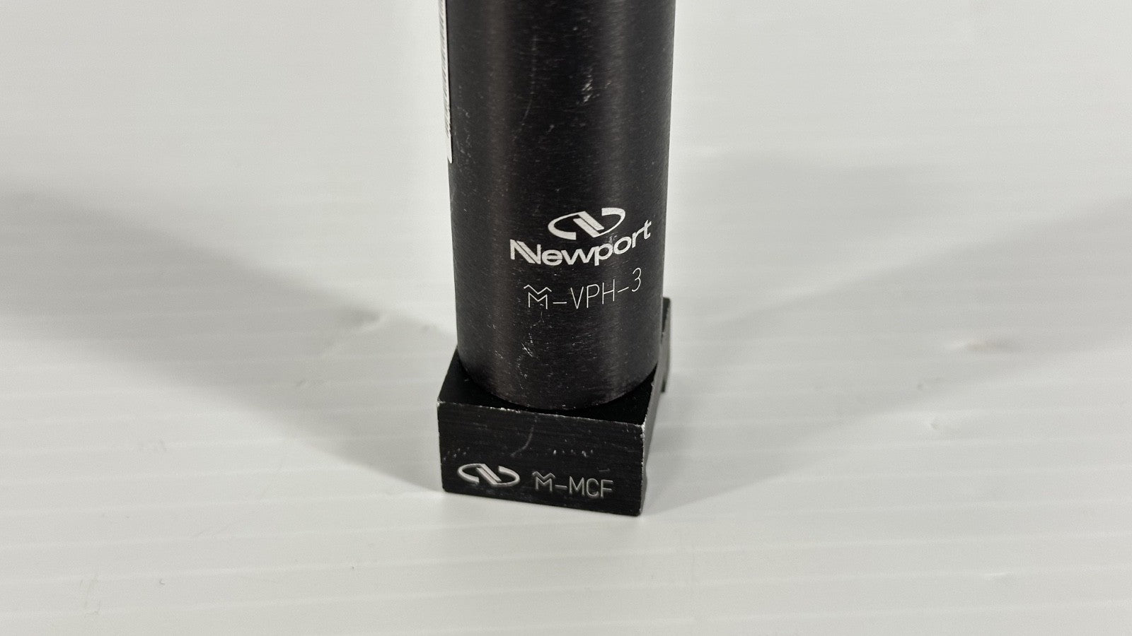 Newport M VPH 3 Optical Post Holder w/ M MCF Magnetic Clamping Base3