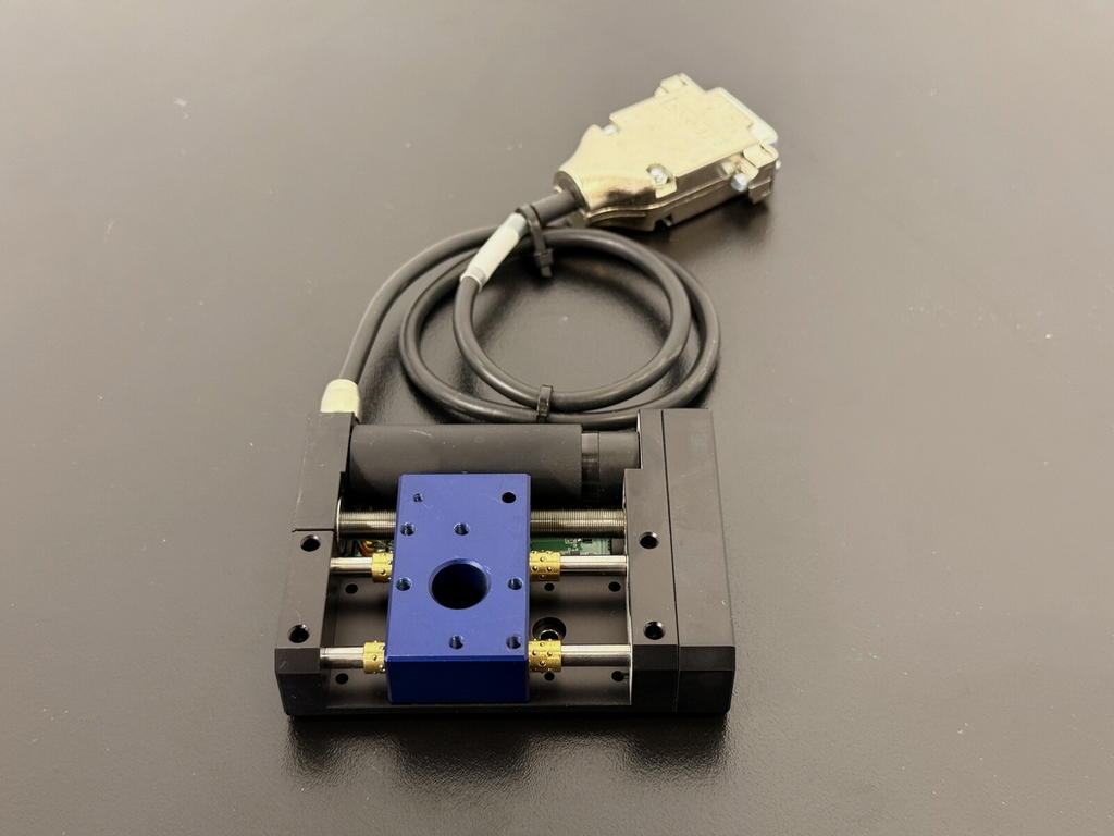Physik Instrumente M 122.2DD1 Microtranslation Stage0