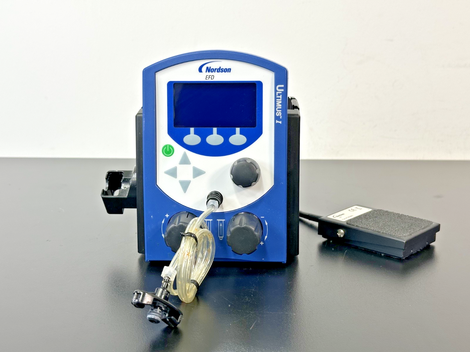 Nordson EFD Ultimus I Fluid Dispenser with Foot Pedal & Accessories Working0