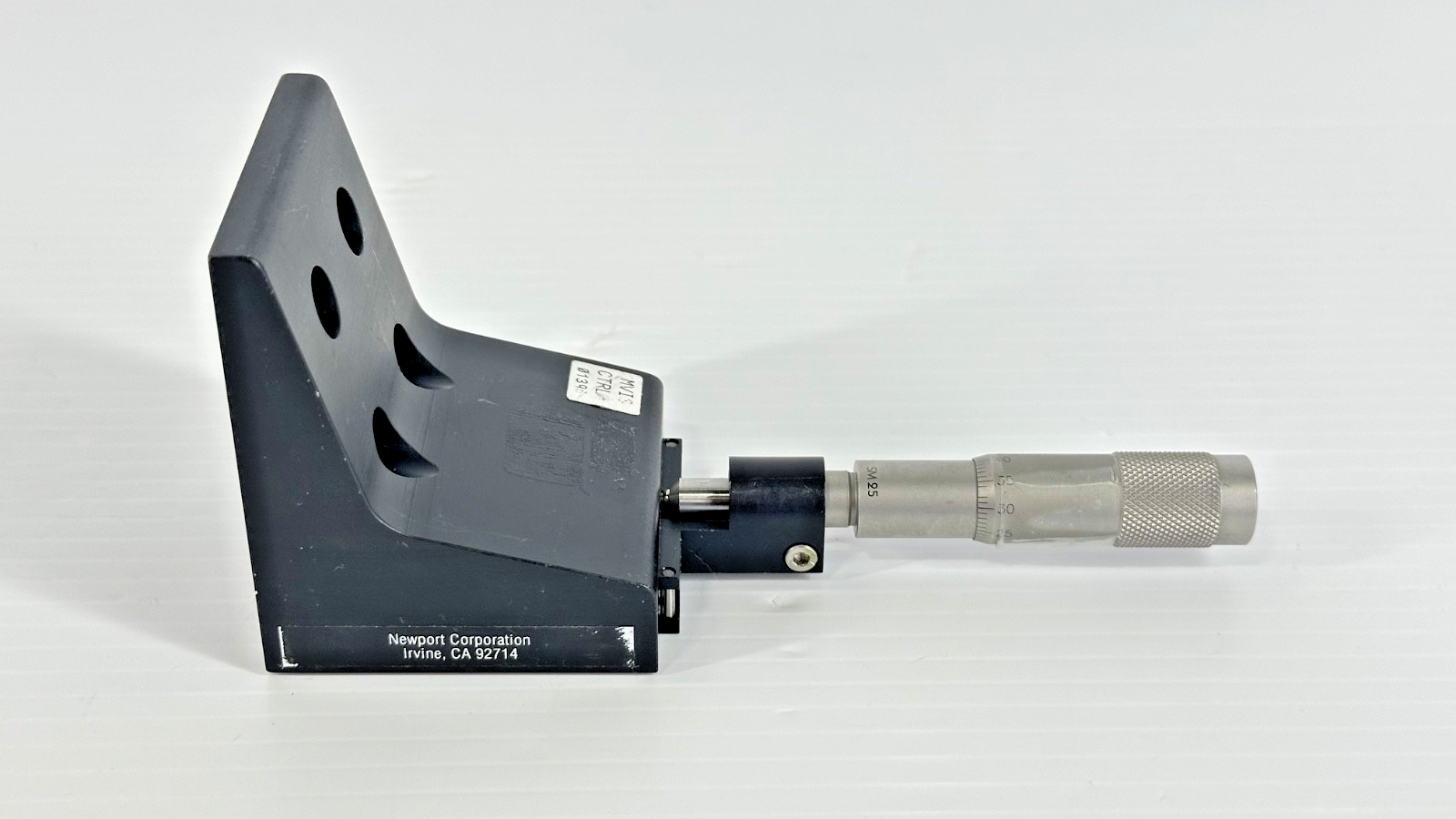Newport Manual Vertical Translation Stage With SM25 Micrometer2