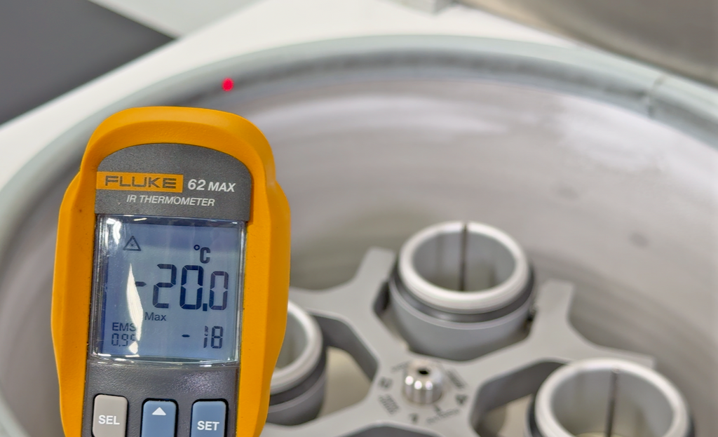 Hettich Universal 32R Refrigerated Centrifuge with 4000rpm Rotor Lab2