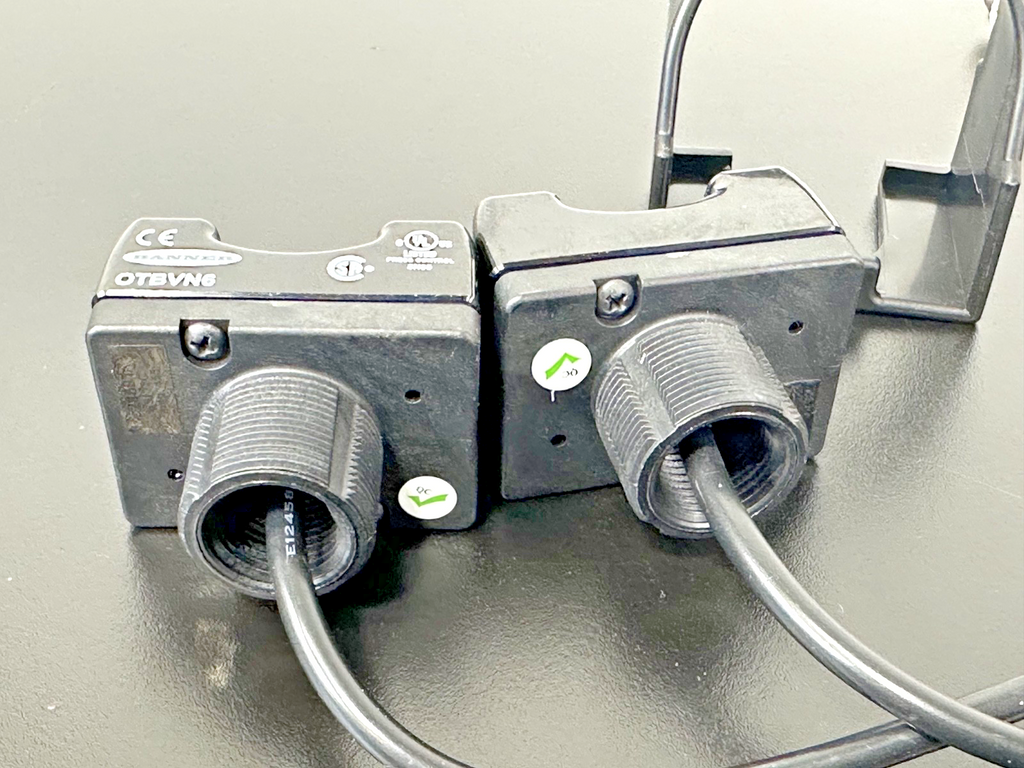 Banner OTBVN6 Opposed Mode Photoelectric Sensor Pair w/ OTC 1 BK Bracket2
