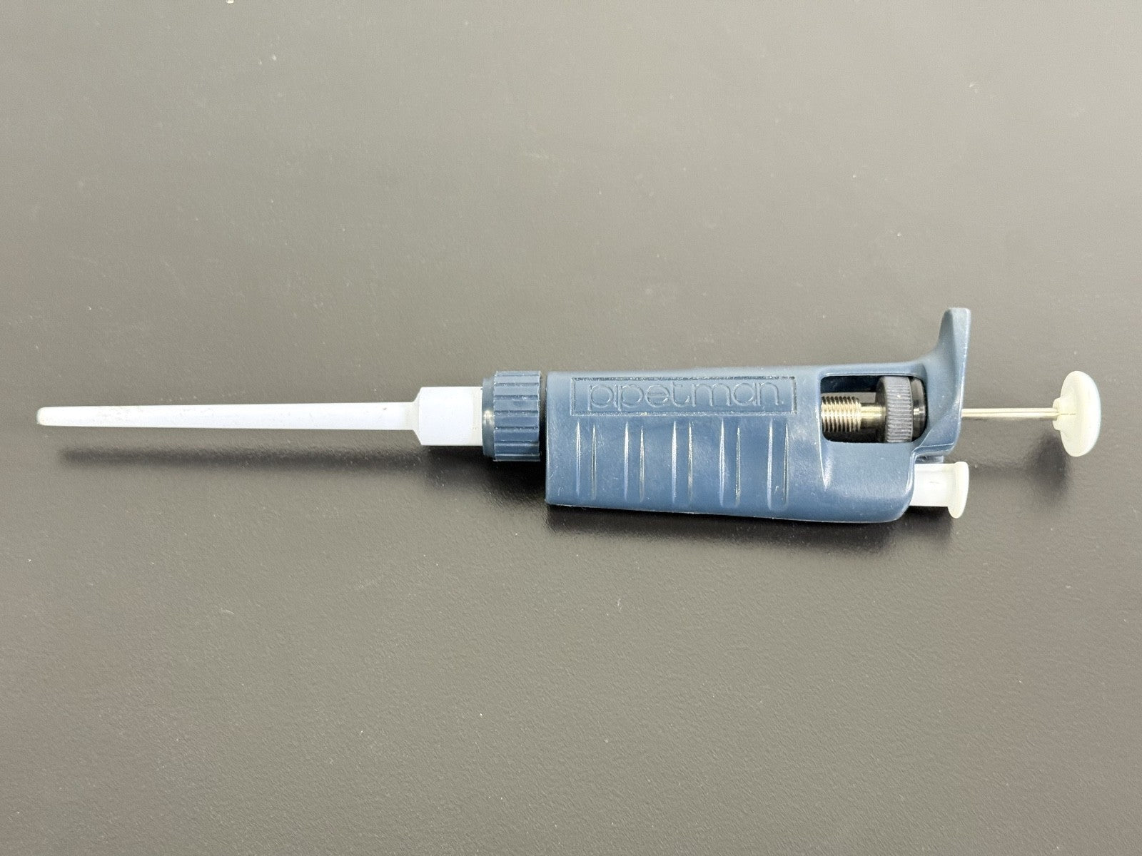 Gilson Pipetman P100 Single Channel Pipette 10 100 uL3