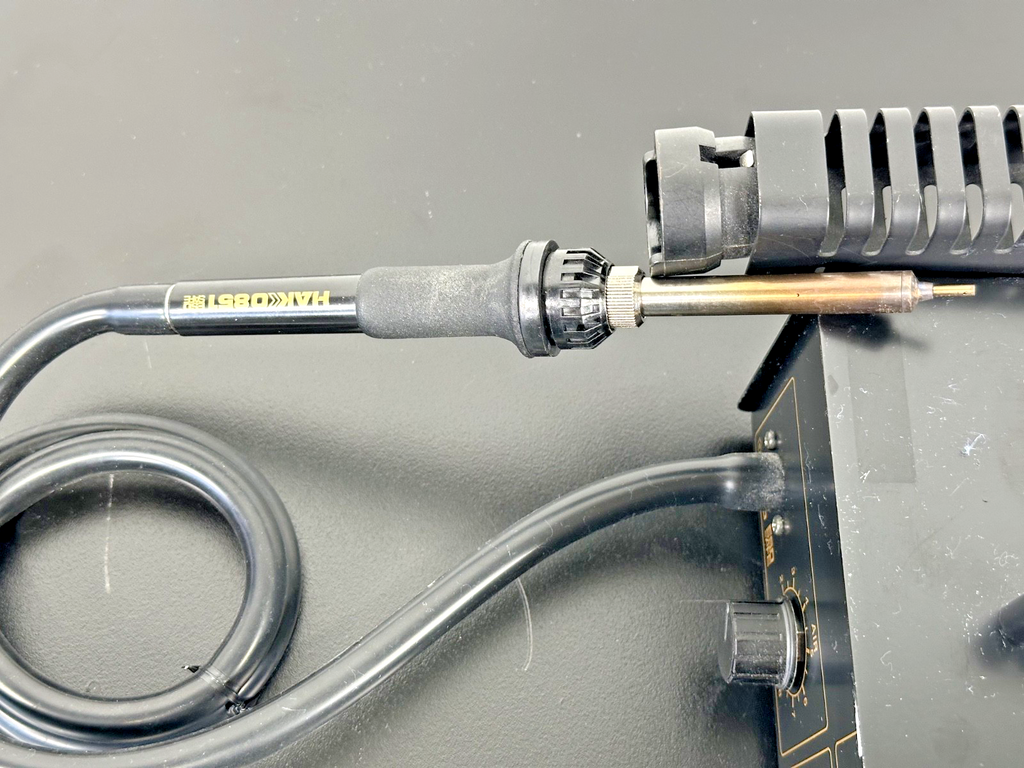 Hakko 851 2 SMD Hot Air Rework Station with 851 Handpiece Working5