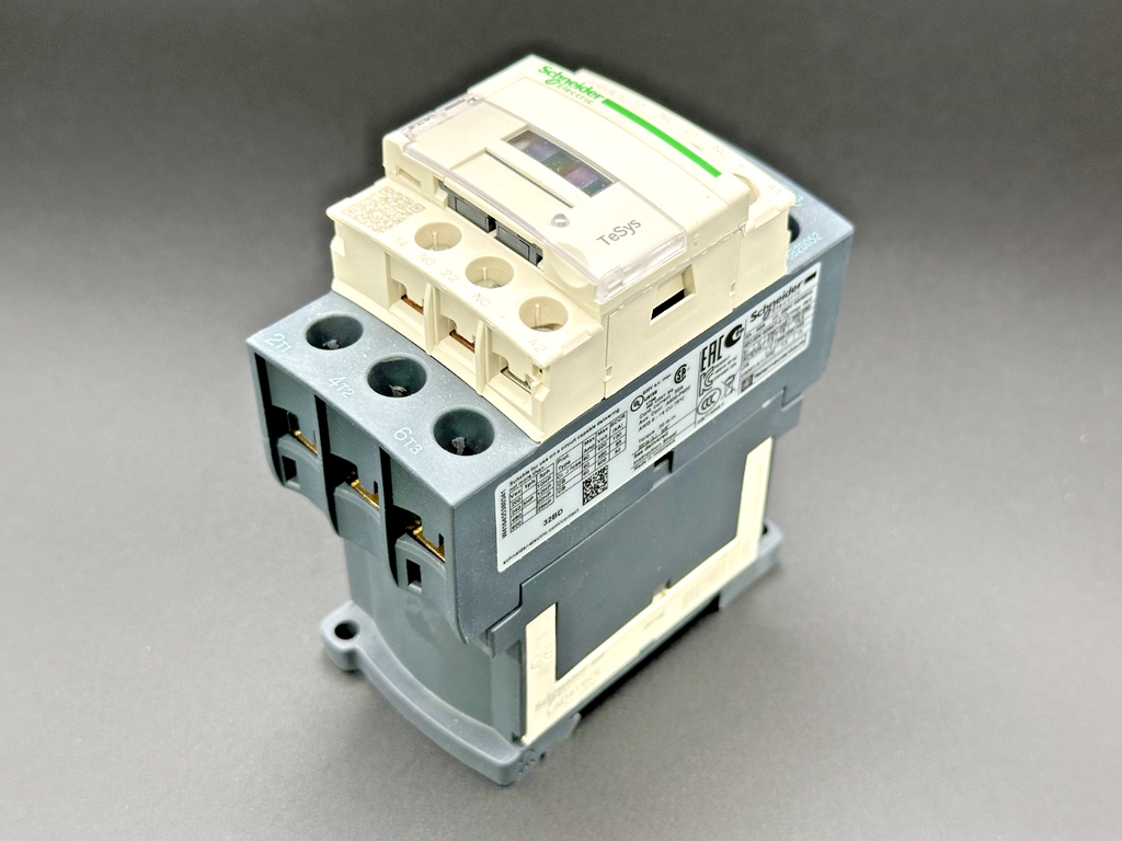 Schneider TeSys LC1D32BD 32A 3 Pole Contactor 24VDC w/ LAD4TBDL1
