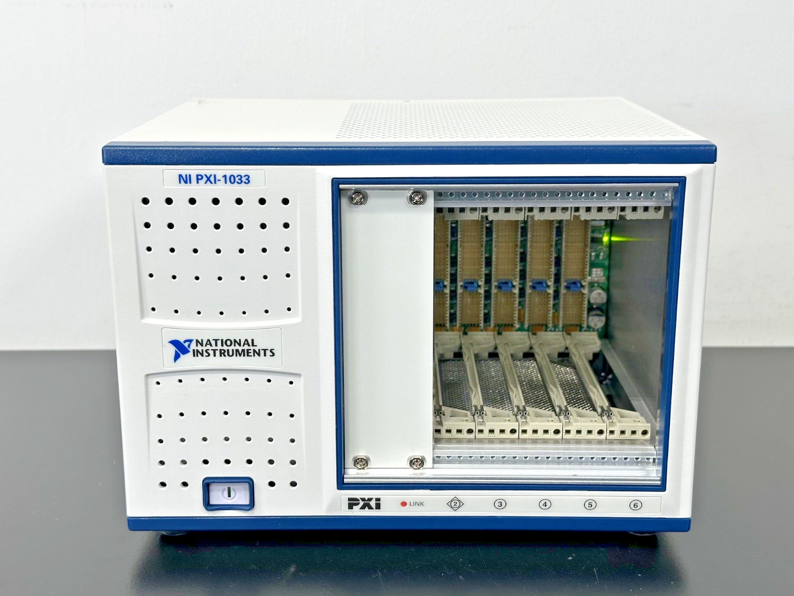 National Instruments NI PXI 1033 5 Slot Chassis MXI Express Powers On Working0