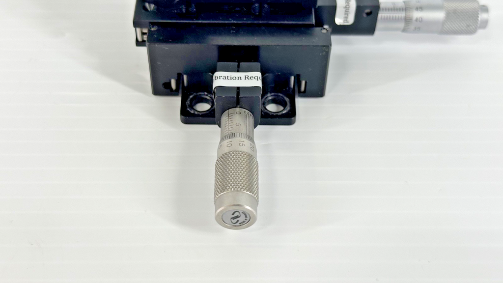 Newport M 460A Series 2 Axis XY Stage w/ Thorlabs Optical Mount4