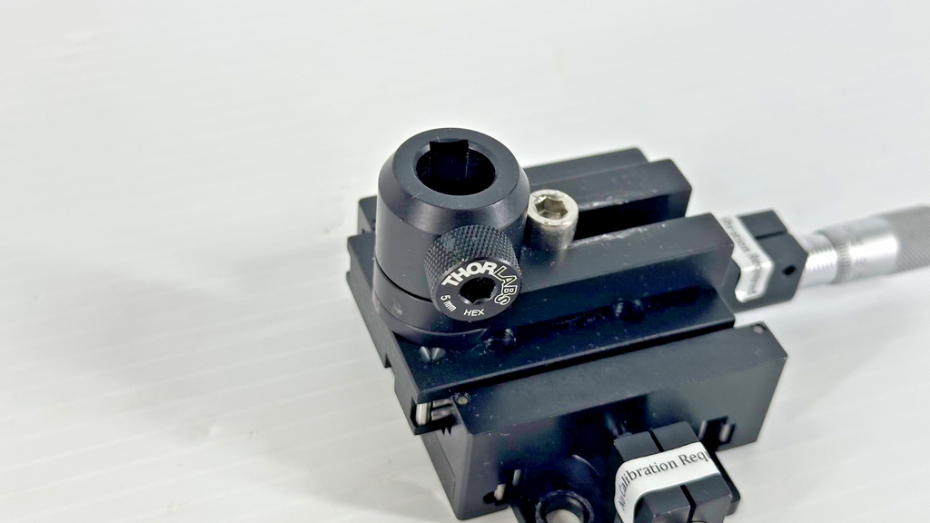 Newport M 460A Series 2 Axis XY Stage w/ Thorlabs Optical Mount6