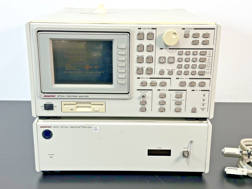 Advantest Q8347 Optical Spectrum Analyzer 350–1750nm 2 Piece System Working1