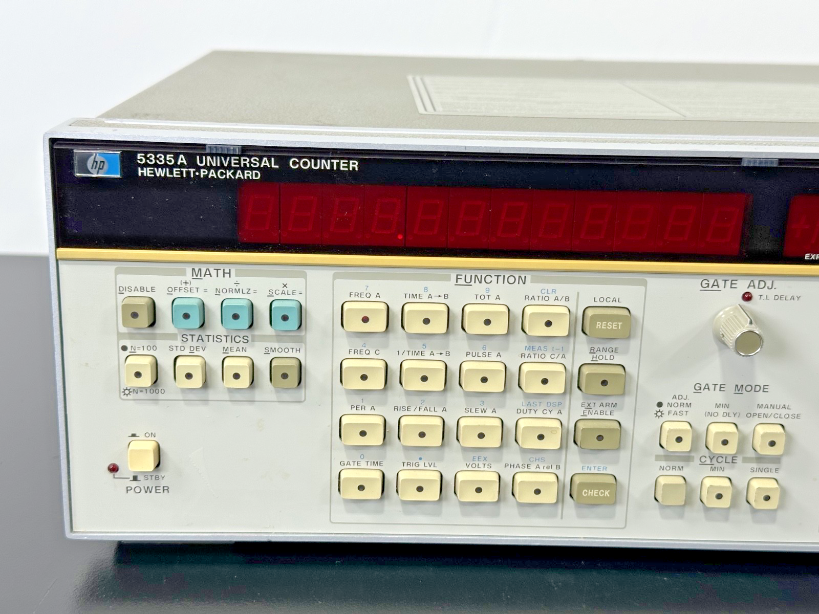 HP 5335A Universal Counter 200MHz Option 040 1.3GHz Powers On Working1