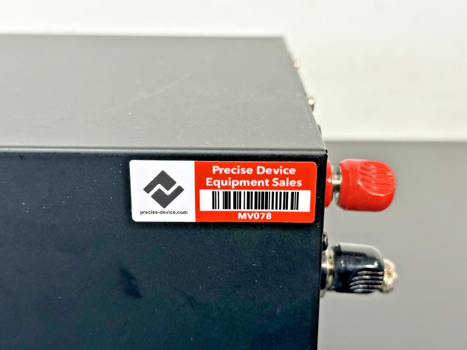 B&K Precision 1901B 1 32V 30A Switching DC Power Supply Powers On5