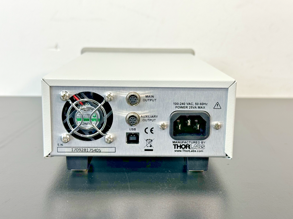 Thorlabs TC200 Temperature Controller w/ User Guide Software Disc Working2