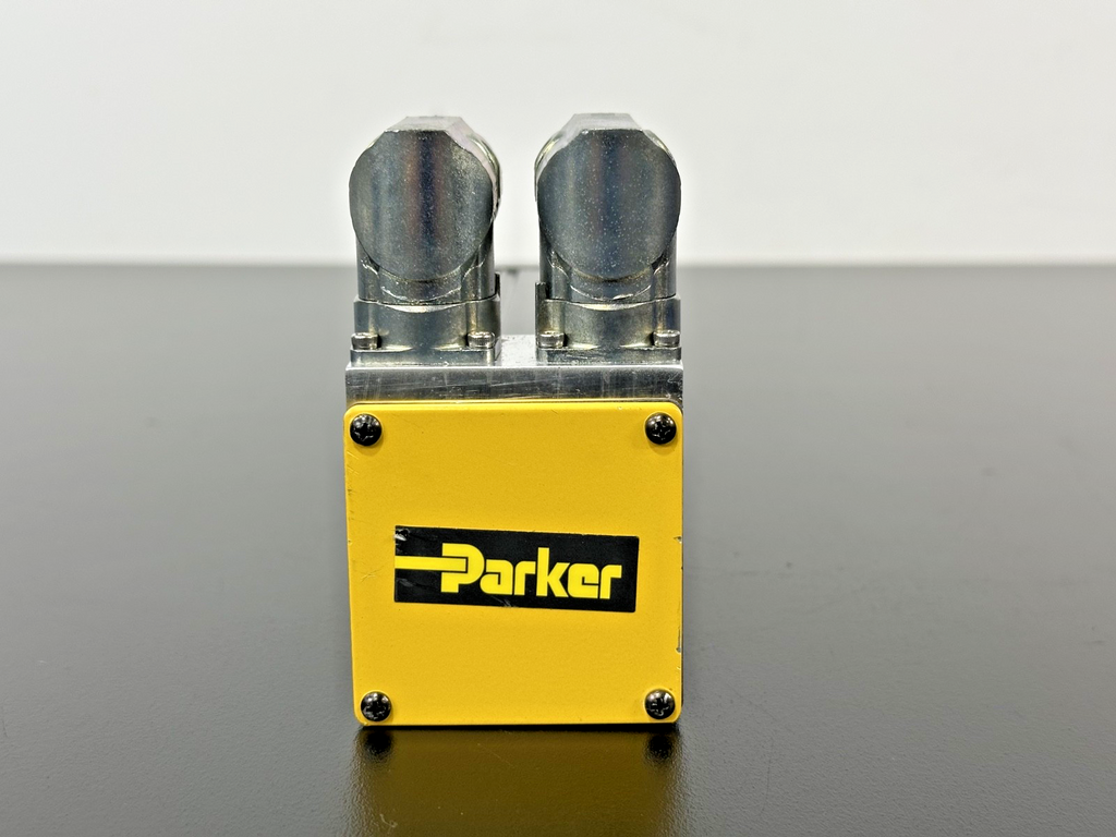 Parker CM233AQ 11I3221 Servo Motor 120926N0027 340V 0.652kW1