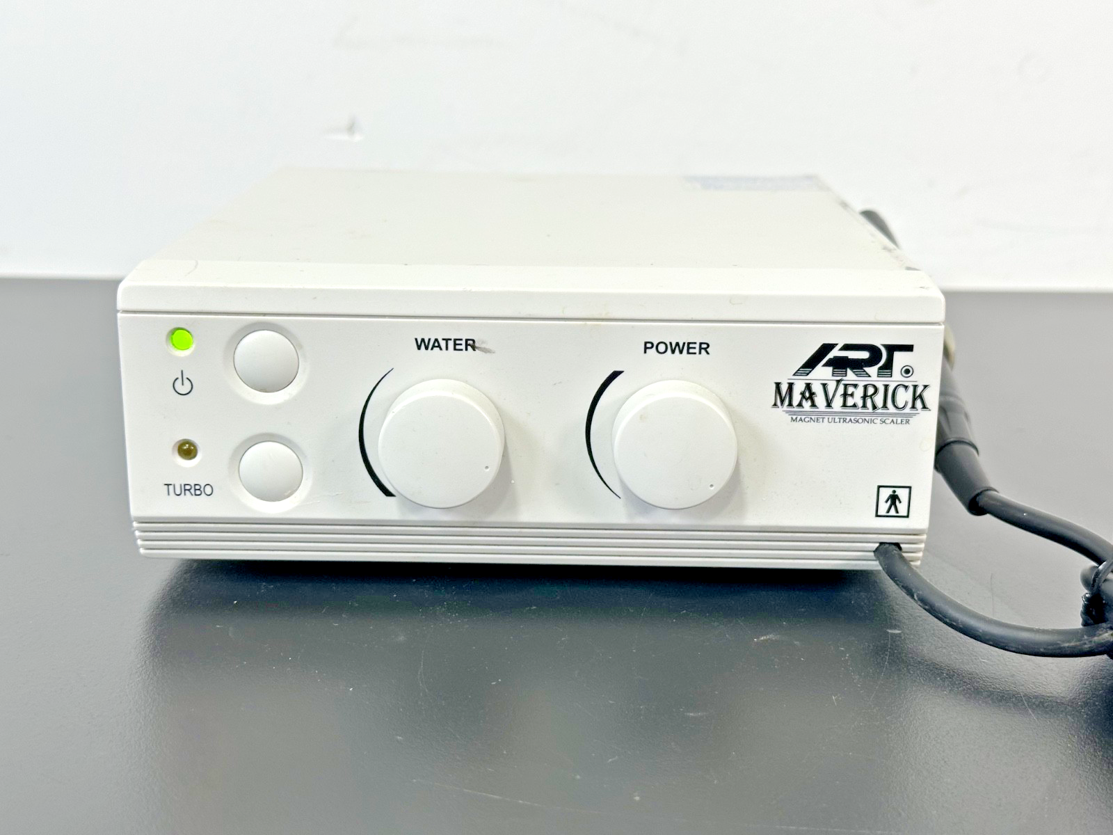 ART Maverick ART M1 25K Magnet Scaler Unit W/ Handpiece Used Powers On0