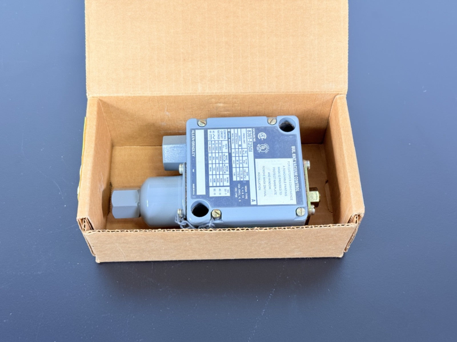 Allen Bradley 836T T250J Vacuum Pressure Control 836T NEMA 4 IP663