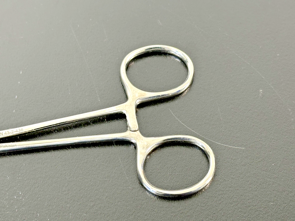 McKesson 43 2 436 Kelly Hemostatic Forceps Straight 5.5in Stainless1