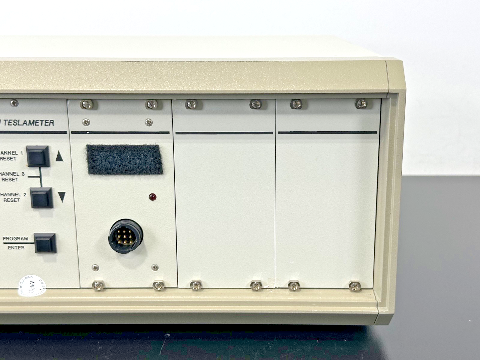 F.W. Bell 9951 Series 9950 Gauss Teslameter Powers On No Probes w/ Manual2