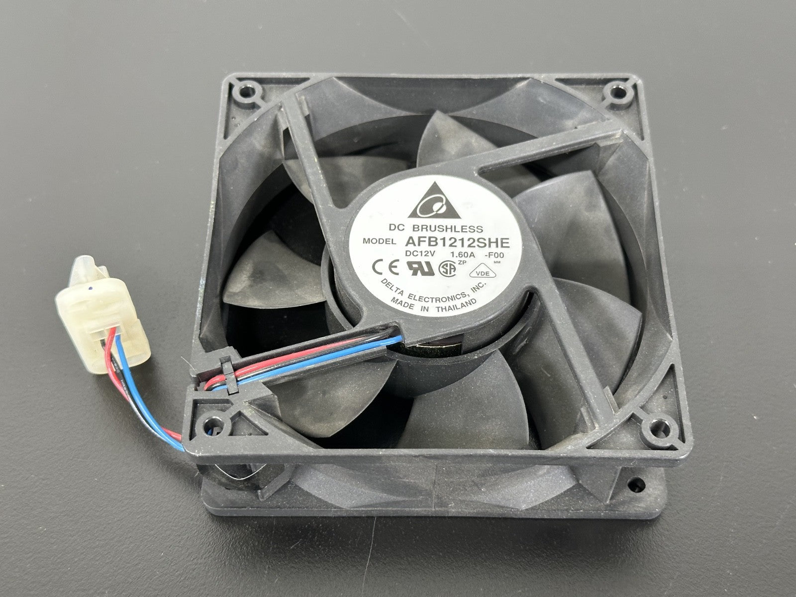 Delta Electronics AFB1212SHE 12V DC Brushless Cooling Fan 120x120x38mm0