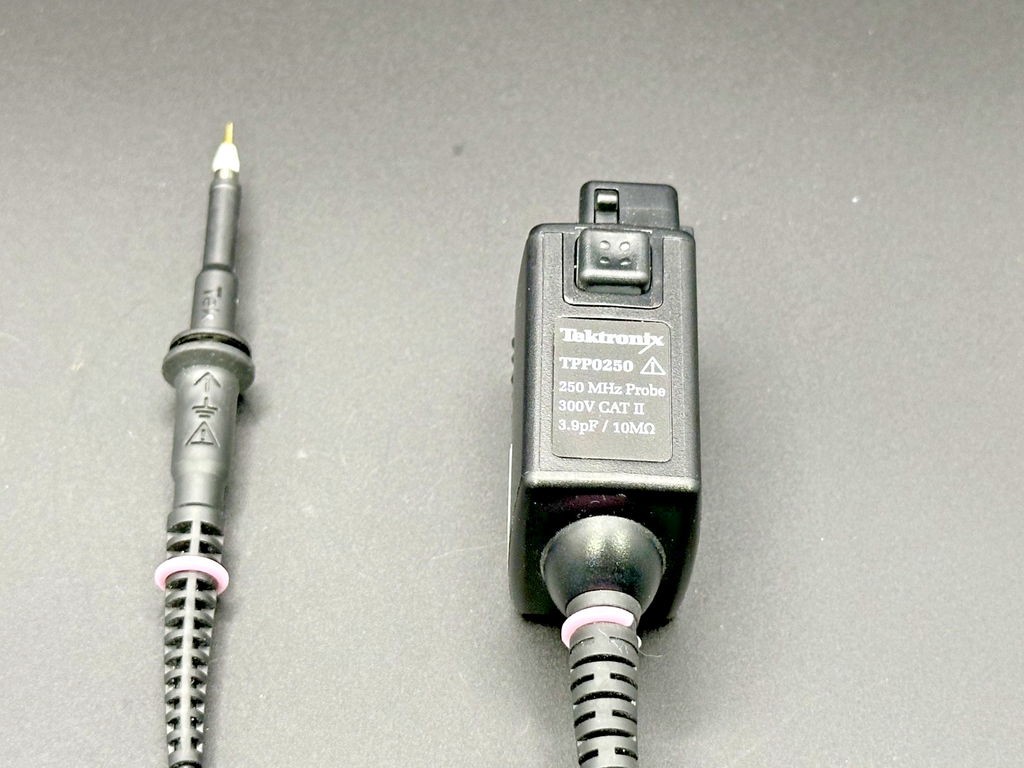 Tektronix TPP0250 250MHz 10X Passive Oscilloscope Probe 300V CAT II1