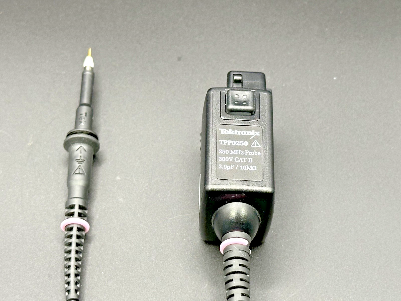 Tektronix TPP0250 250MHz 10X Passive Oscilloscope Probe 300V CAT II1