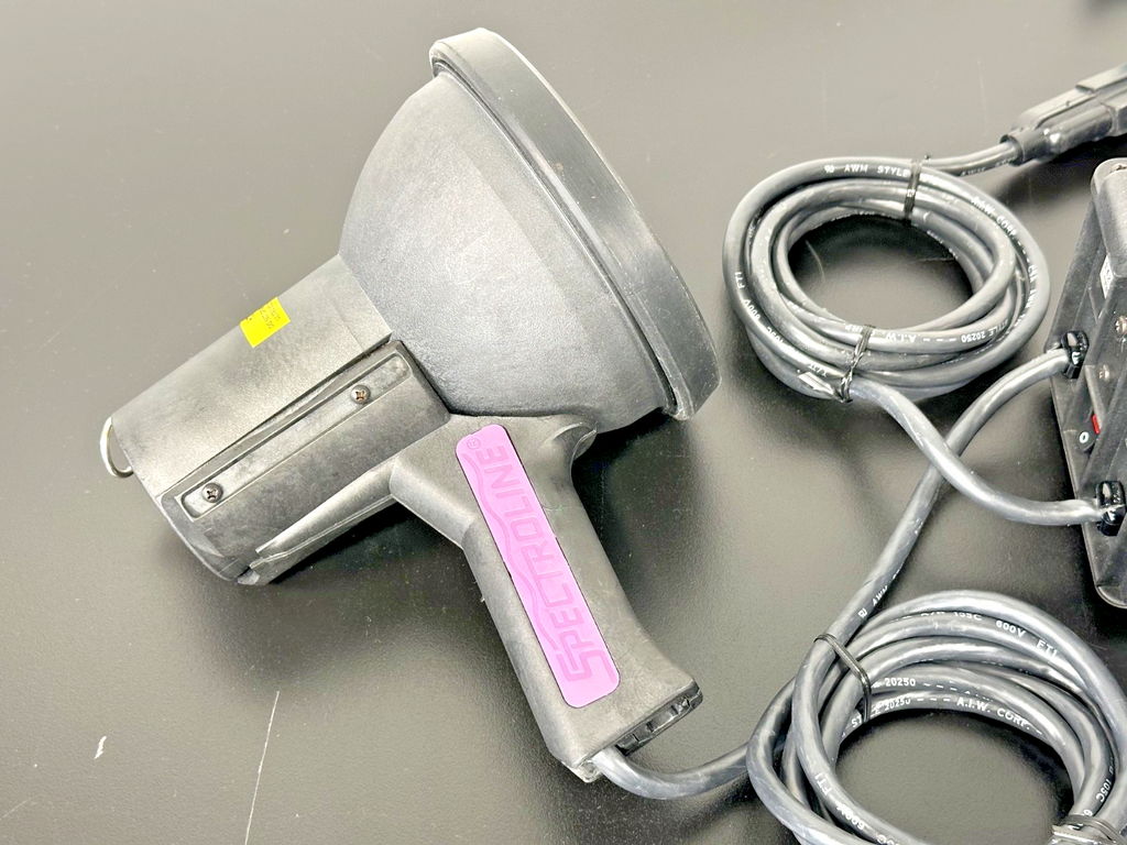 Spectroline SB 100P 365nm High Intensity UV Lamp For Parts1