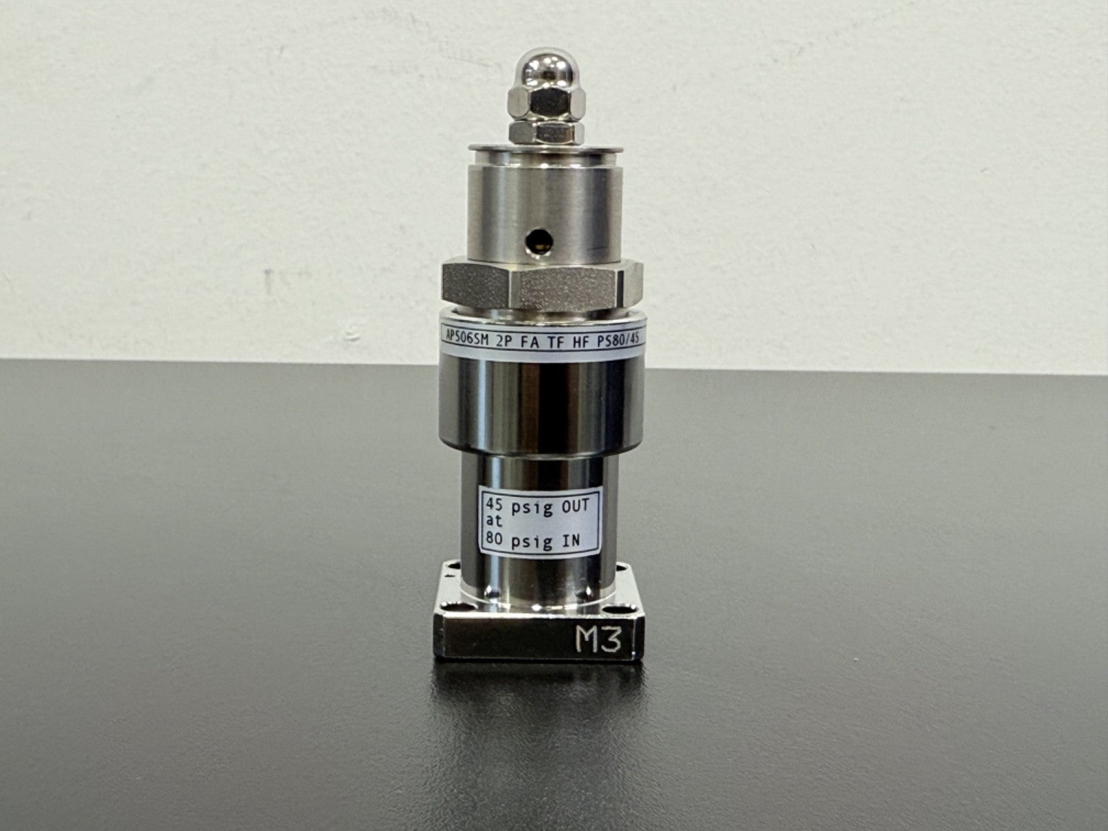 Parker Hannifin Gas Pressure Regulator 80 PSI In / 45 PSI Out (APS06SM)0