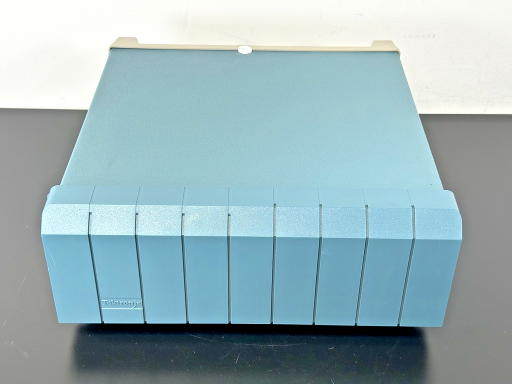 Tektronix TDS784C 1GHz 4GS/s 4 Channel Oscilloscope Powers On Working5