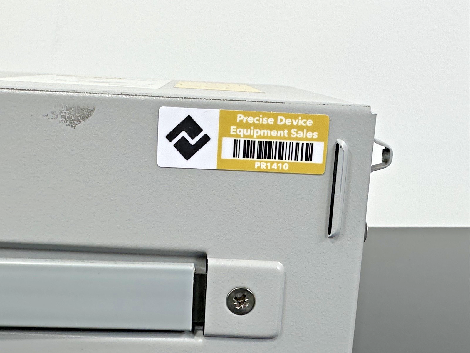 Agilent E3633A OEM DC Power Supply 8V 20A / 20V 10A Bench Power Supply6