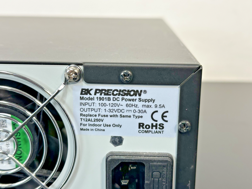 B&K Precision 1901B 1 32V 30A Switching DC Power Supply Powers On4